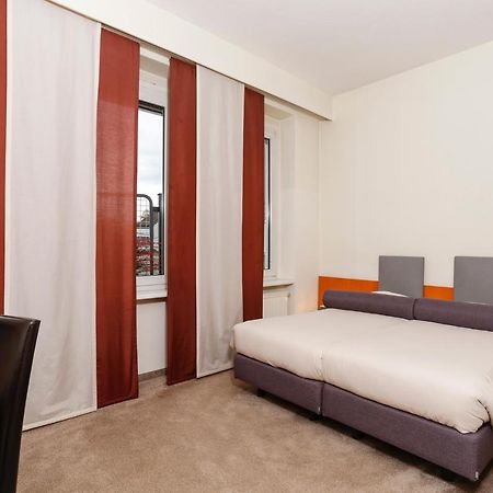 Hotel Am Rhein Веселинг Екстериор снимка