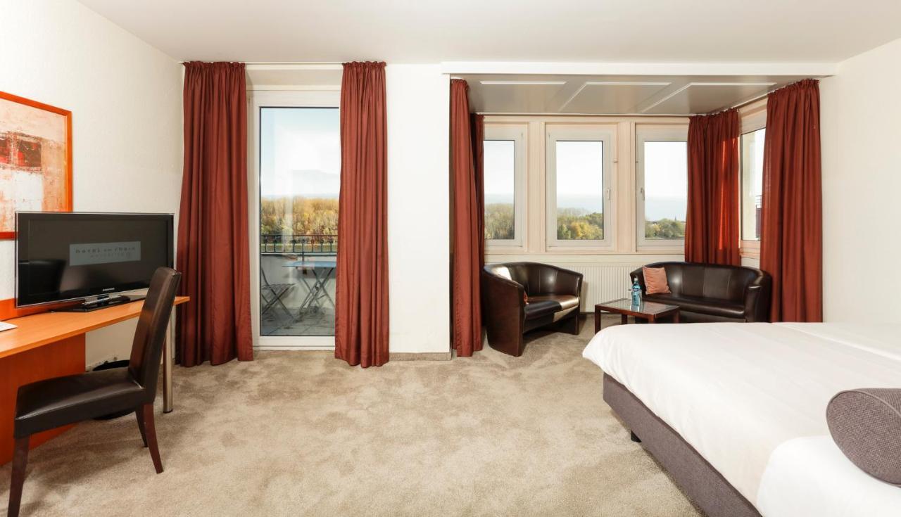 Hotel Am Rhein Веселинг Екстериор снимка