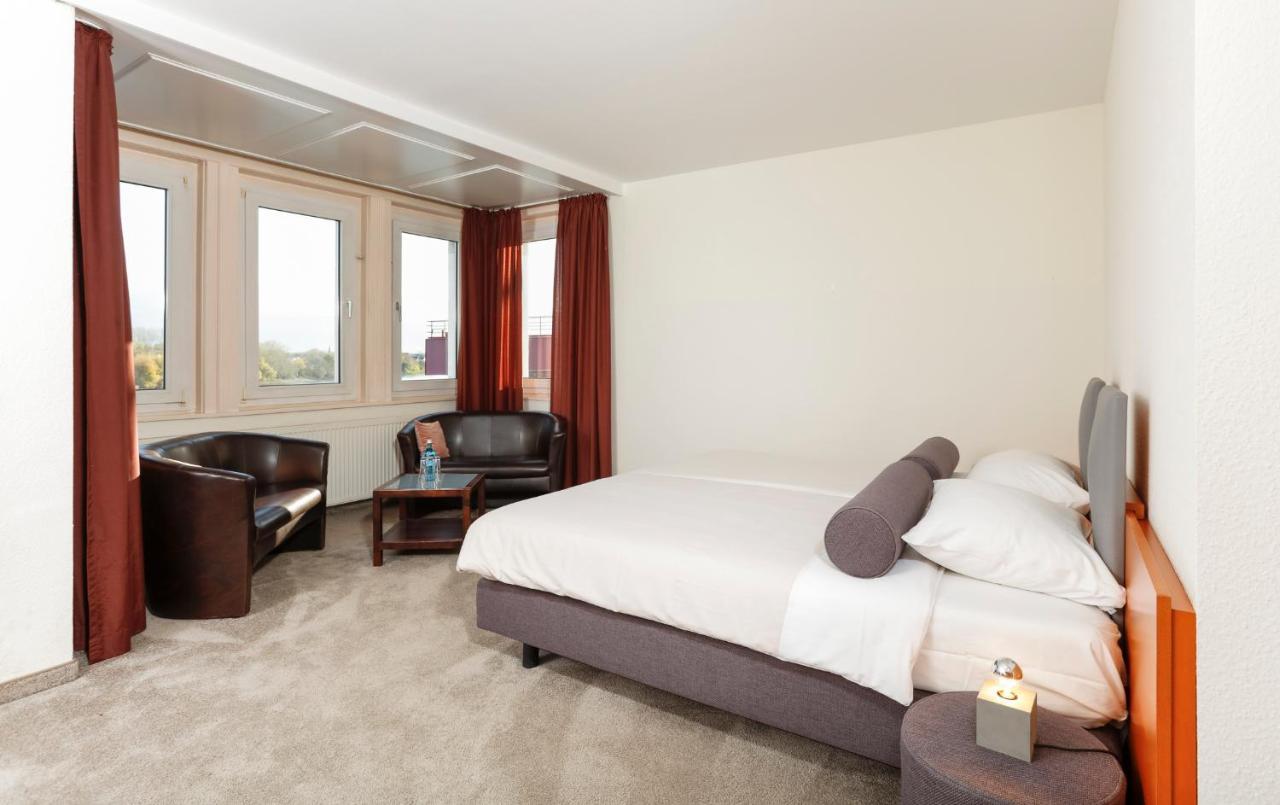 Hotel Am Rhein Веселинг Екстериор снимка