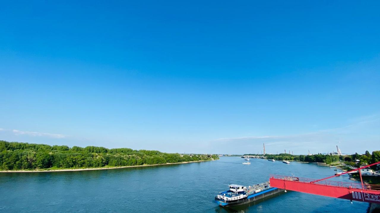 Hotel Am Rhein Веселинг Екстериор снимка